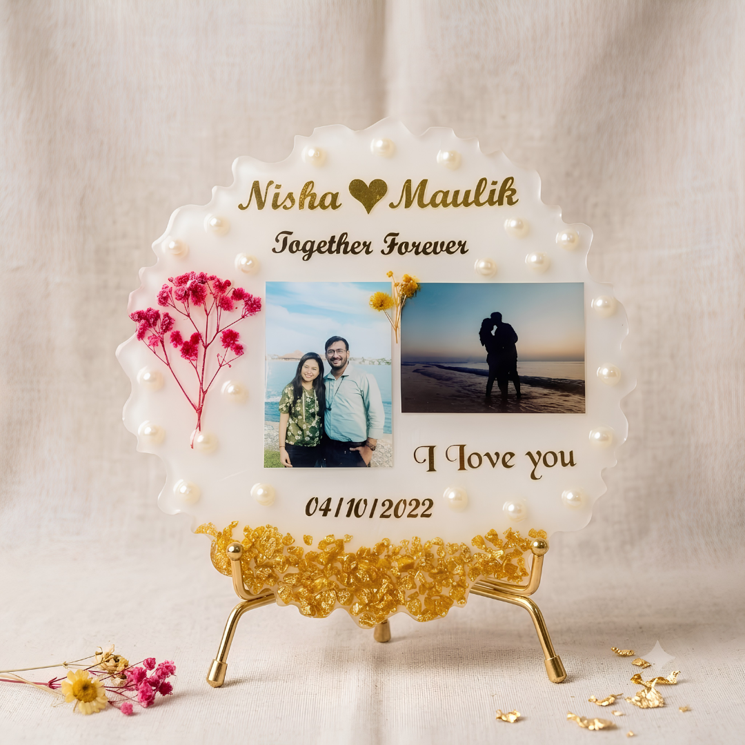 Personalized Handmade Resin Couple Photo Frame – Custom Anniversary Keepsake with Dried Flowers & Gold Flakes